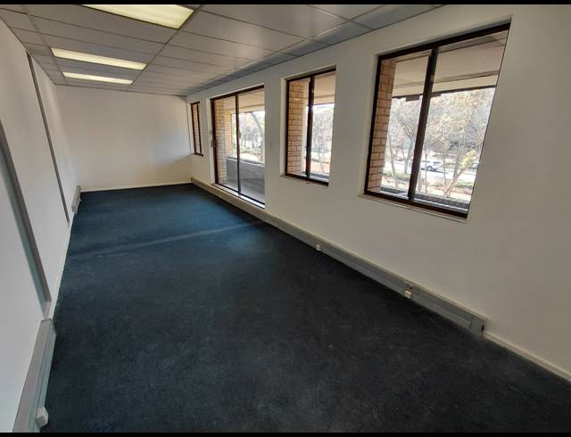 185M² OFFICE TO LET IN VORNA VALLEY